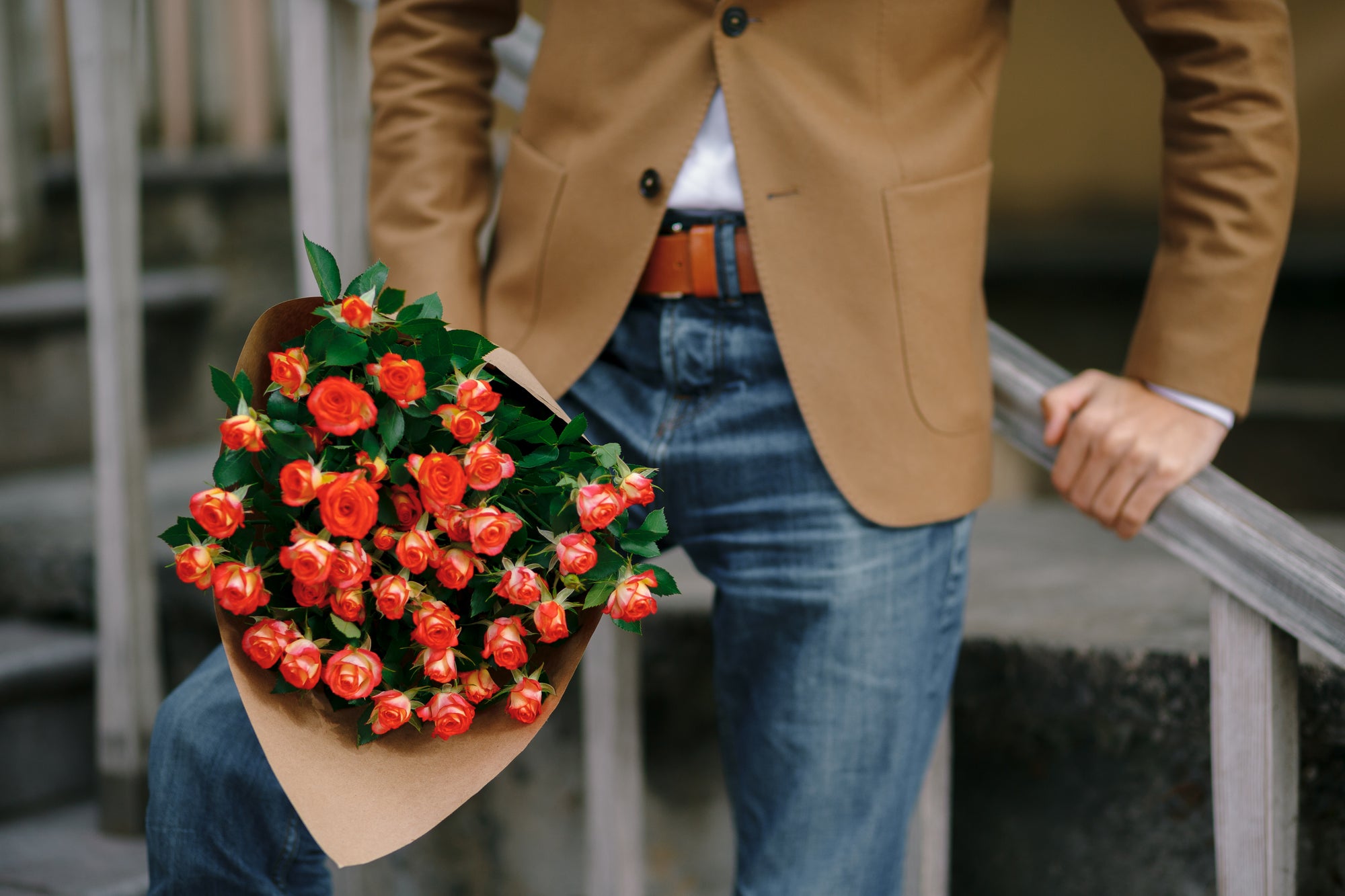 Can a Woman Send Flowers To A Man?