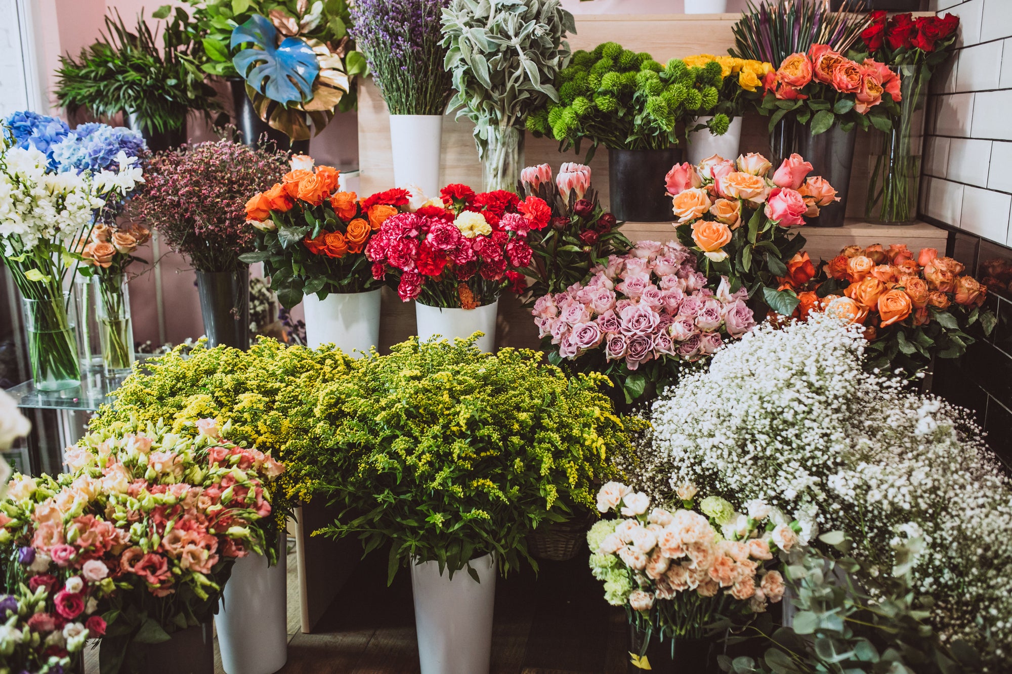 HOW TO BUY FLOWERS ONLINE – 5 ESSENTIAL TIPS